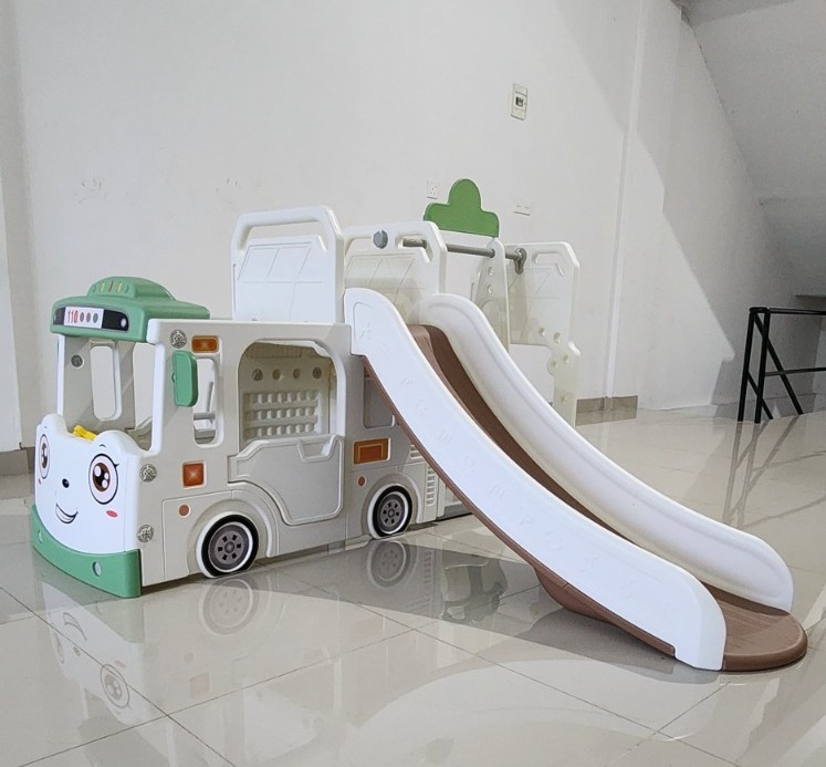 HAPPY PLAY TAYO BUS SLIDE SWING 4 IN 1 (WHITE-GREEN)